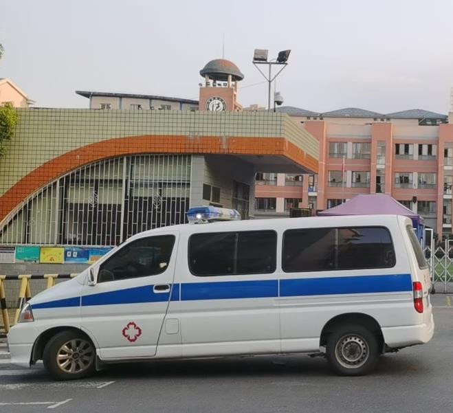 来安救护车出租护送骨折病人一公里多少钱